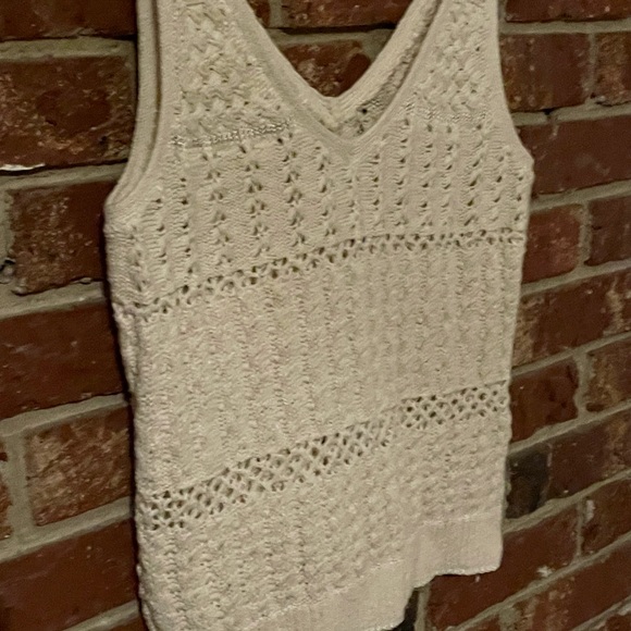 Anthropologie Knit V- Neck Sleeveless Top - Picture 2 of 10